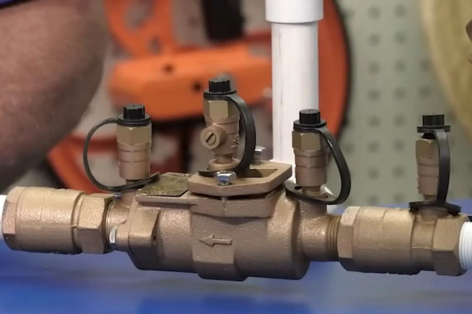 Brass backflow prevention assembly with test cocks on a water line